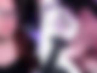 Live cam show with StacyReed - Spank Red Hair on AdultVida.com