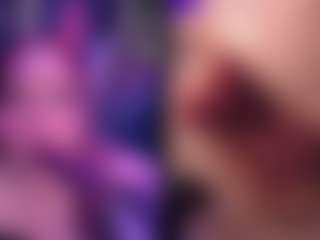 Live cam show with StacyReed - Brown Eyes Red Hair on Gym Cam Girls