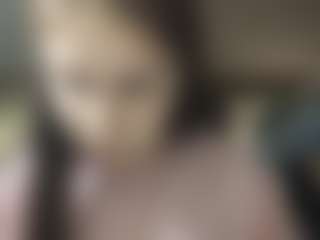 Live cam show with AlizaLiggett - Shaved Pussy MILF on Mixed Magazine Live