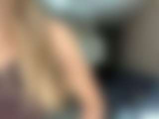 Live cam show with AntionetteDejong - HD Curvy on CamClone