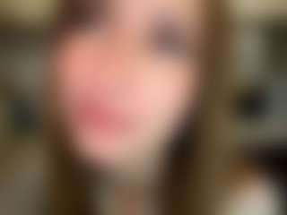 Live cam show with AntionetteDejong - Strip Brown Hair on livesuperchat.net