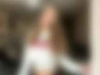 Live cam show with AntionetteDejong - Blowjob on SxyPornLive