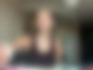 Live cam show with AntionetteDejong - Athletic Public on dropp.cam
