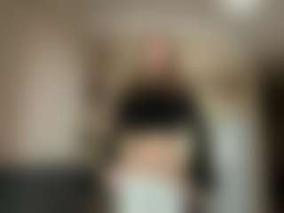 Live cam show with AntionetteDejong - Cosplay Curvy on WildCum