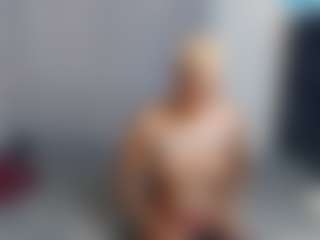 Live cam show with Ebonydripps - Average on livesexfox.com