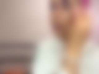 Live cam show with Kira - Oil on Camsoda