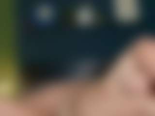 Giuliiaa's Live Sex Cam Show