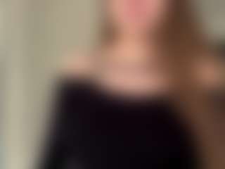 Live cam show with Sarah - Petite on CamwithHer