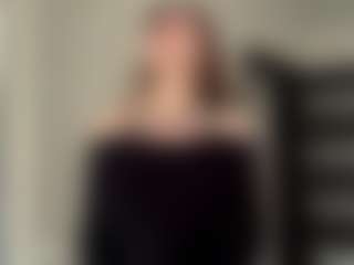 Live cam show with Sarah - New Petite on CamwithHer