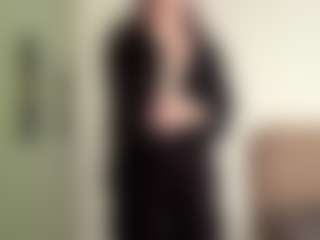 Live cam show with Sarah - Moaning on livesuperchat.net