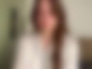 Live cam show with Sarah - Moaning on livesexfox.com