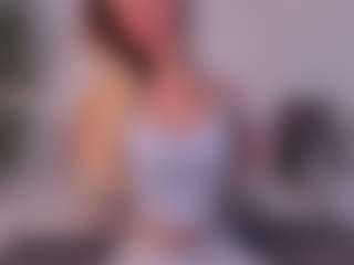 Live cam show with LisaBunnny - Upskirt on Camsoda
