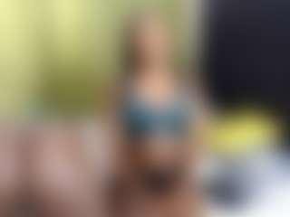 Live cam show with Rox and Anne - Facial on Camsoda