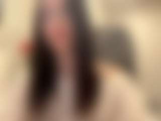 Live cam show with Carolina - Public Brown Hair on Hubzter Live
