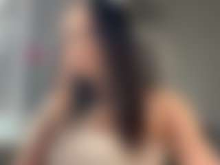 Live cam show with Carolina - Facial Piercings on Gym Cam Girls