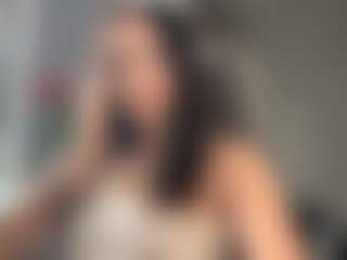 Live cam show with Carolina - Skinny on Camsoda