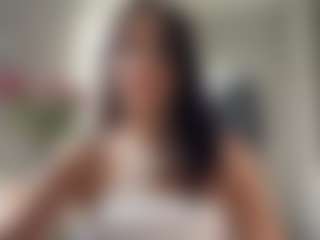 Live cam show with Carolina - Public Brown Hair on livesuperchat.net