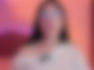 Live cam show with Sally a sexy butt - Skinny on milfzrlive.com