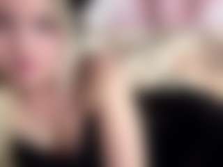 Live cam show with Karola - New Toys on livesuperchat.net