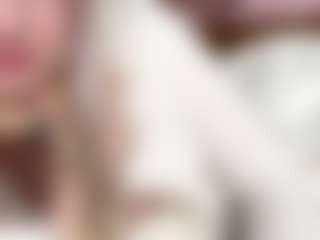 Live cam show with Karola - Bedroom on Ass Tok