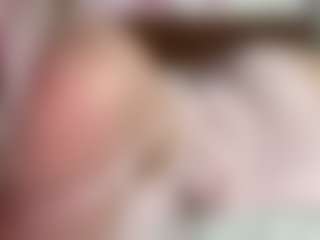 Live cam show with Karola - Skinny on SpunkLive