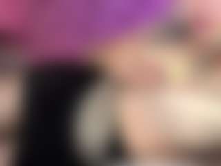 Live cam show with Karola - Ass Clapping on SinfulBabes