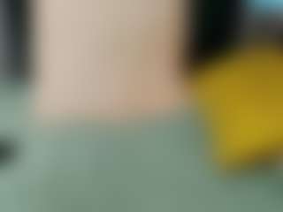 Live cam show with SatinDream - Upskirt on Livezox