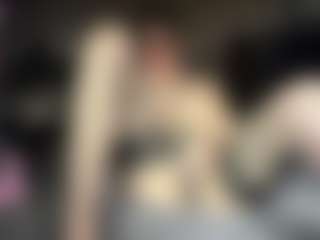 Live cam show with Christine - Skinny on CamClone
