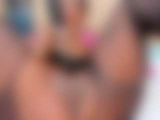 SweettCandyy-1's Live Sex Cam Show