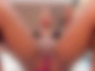 SweettCandyy-1's Live Sex Cam Show