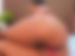 SweettCandyy-1's Live Sex Cam Show