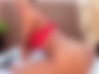 SweettCandyy-1's Live Sex Cam Show
