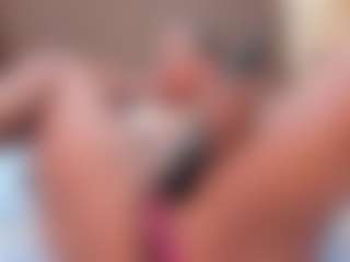 SweettCandyy-1's Live Sex Cam Show