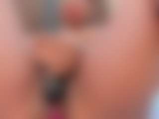 SweettCandyy-1's Live Sex Cam Show