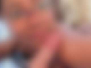 SweettCandyy-1's Live Sex Cam Show