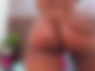 SweettCandyy-1's Live Sex Cam Show