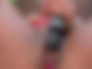 SweettCandyy-1's Live Sex Cam Show