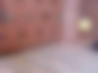 AnniaHart's Live Sex Cam Show