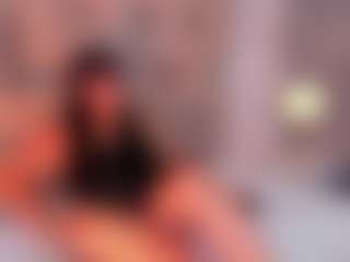 AnniaHart's Live Sex Cam Show