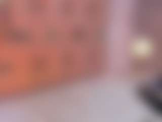 AnniaHart's Live Sex Cam Show