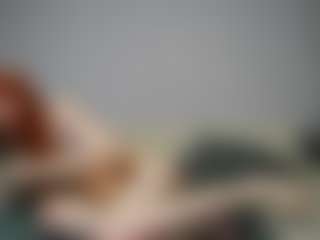 Live cam show with Stella - White Teen (18+) on livesuperchat.net