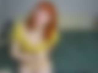 Live cam show with Stella - Brown Eyes Red Hair on CamClone