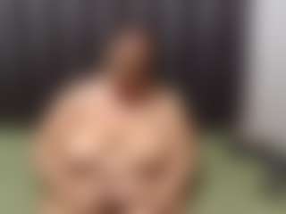 HotMature123's Live Sex Cam Show