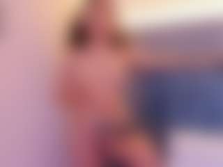 Live cam show with Daisy Flower - New Squirt on StripNow