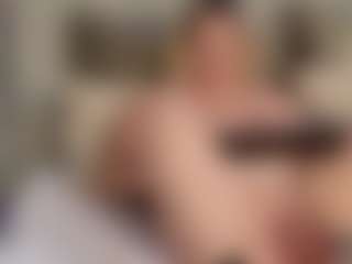 Live cam show with AmandaRise - Fuck Machine on livesuperchat.net