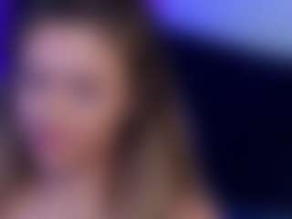 Live cam show with Aveenaquinn - Blonde Hair on StripNow