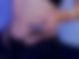 Live cam show with Aveenaquinn - Blowjob on Camsoda