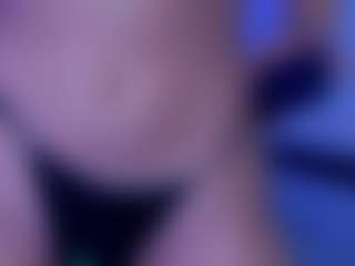 Live cam show with Aveenaquinn - Blonde Hair on Lustler