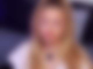Live cam show with Aveenaquinn - Green Eyes on CamwithHer
