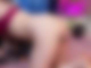 Live cam show with BunnyVicee - Gagging on Camsoda